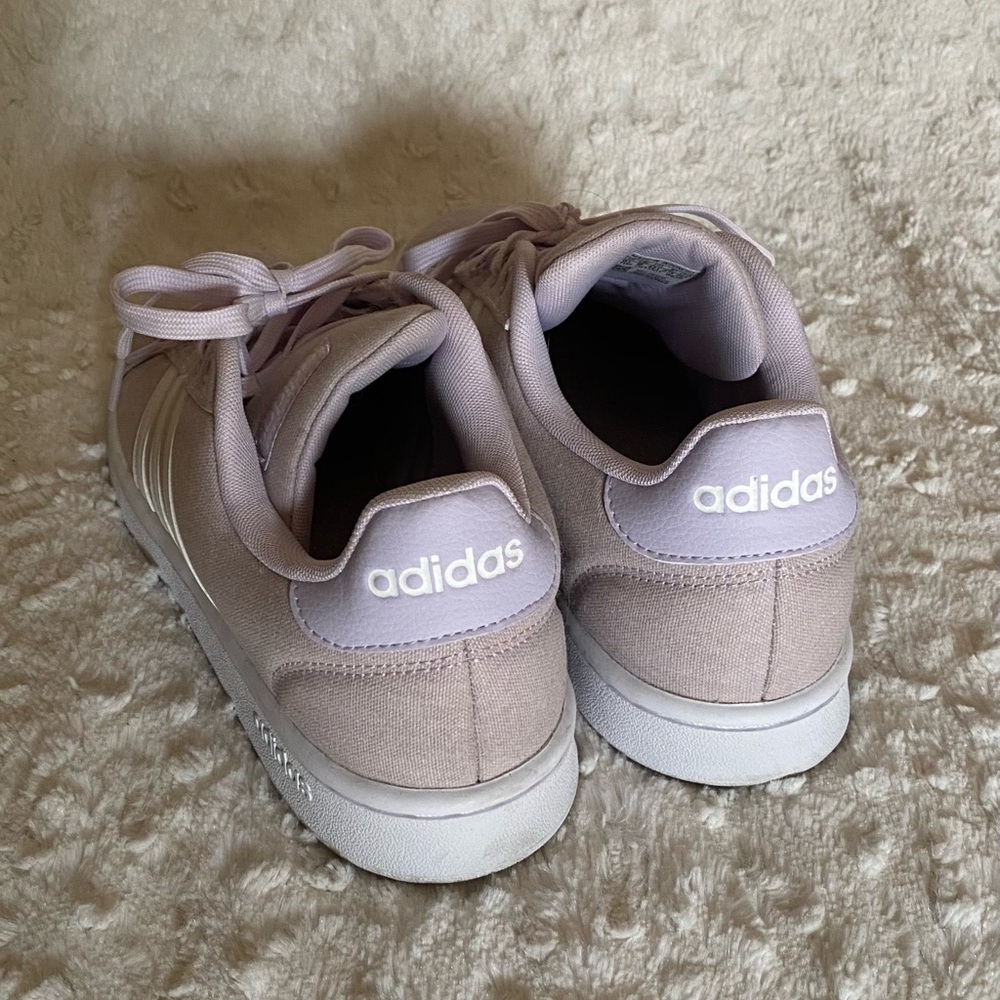 Adidas Women's lavender Sneakers W10.5 - Picture 3 of 9